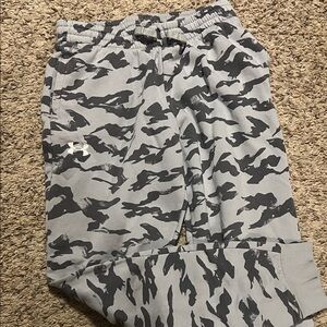 Under Armour Black and Gray Camo Pants